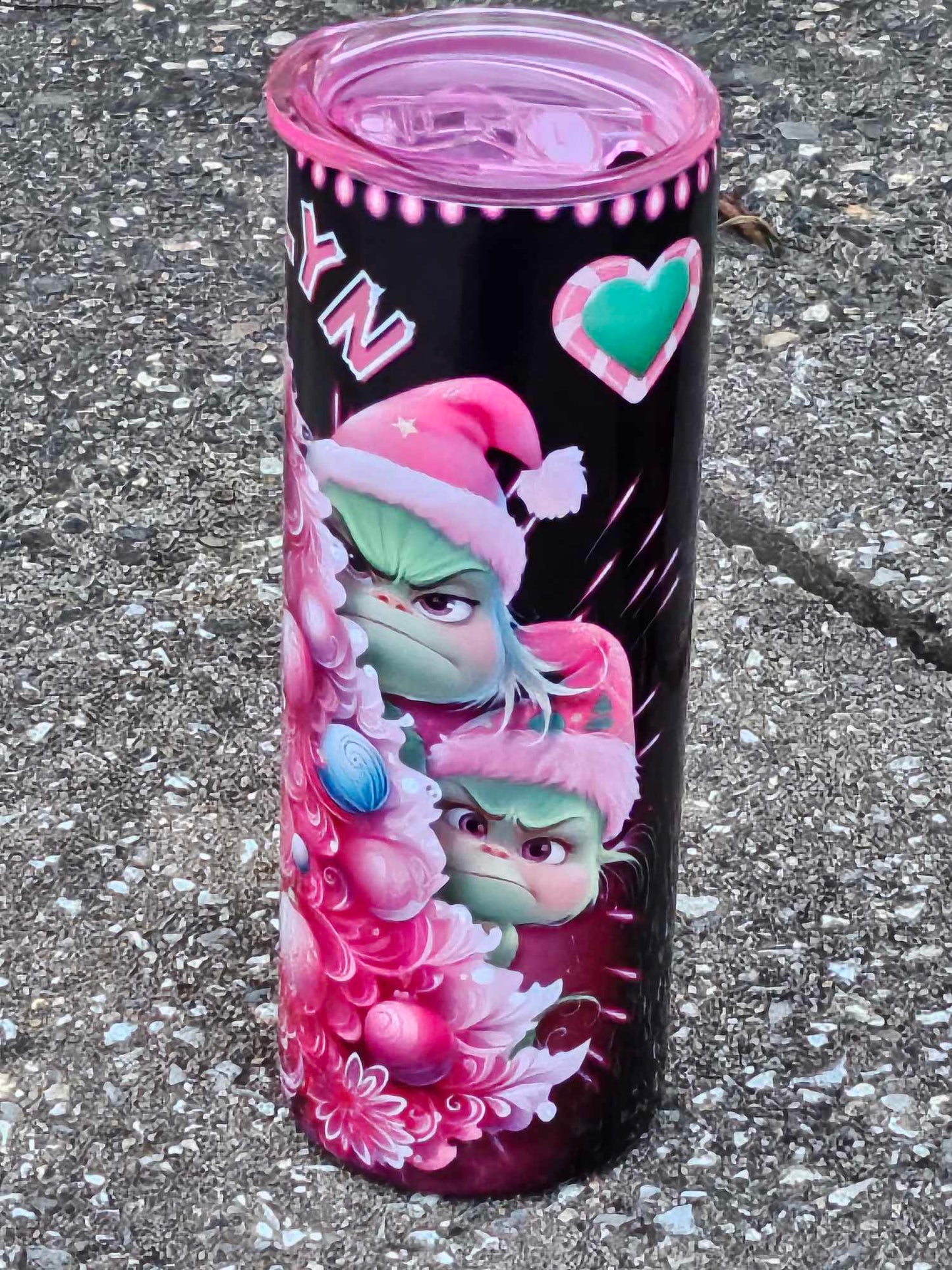 GRINCH PINK TREE W/GRANDKIDS (Personalized) 20oz TUMBLER